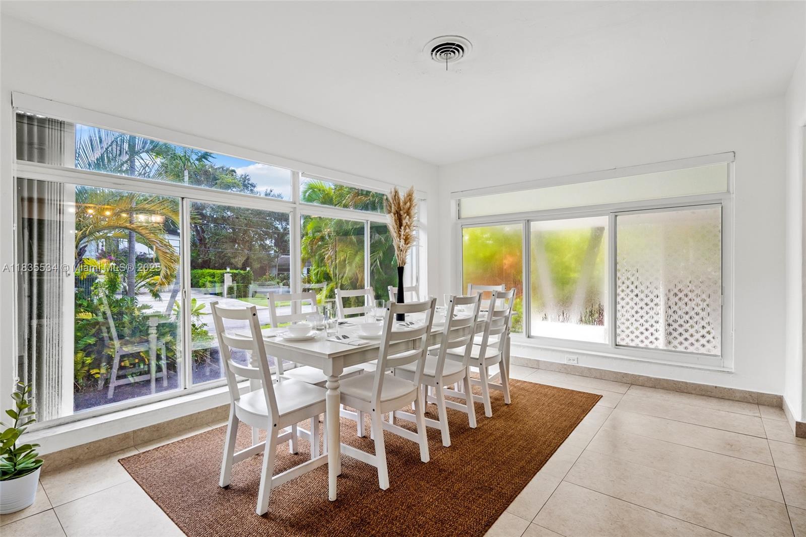 Property Photo: 1031 NE Little River Dr 1031 FL 33138