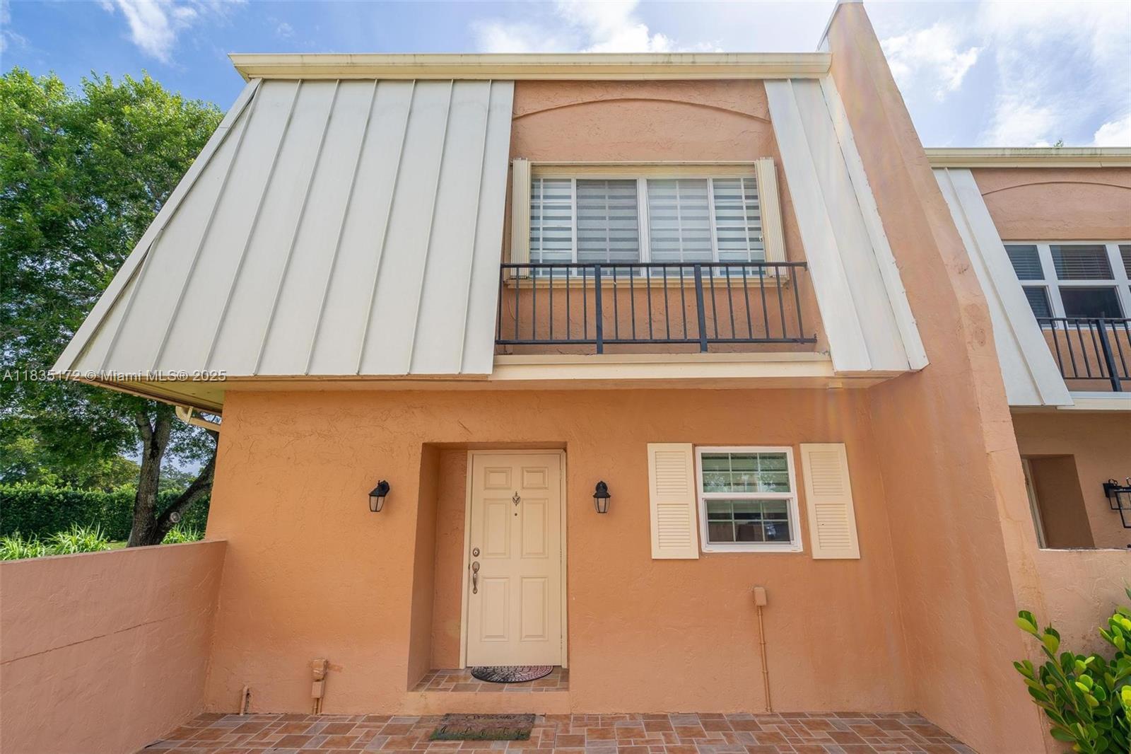 Property Photo: 3610 Citrus Trce 1 FL 33328-2633