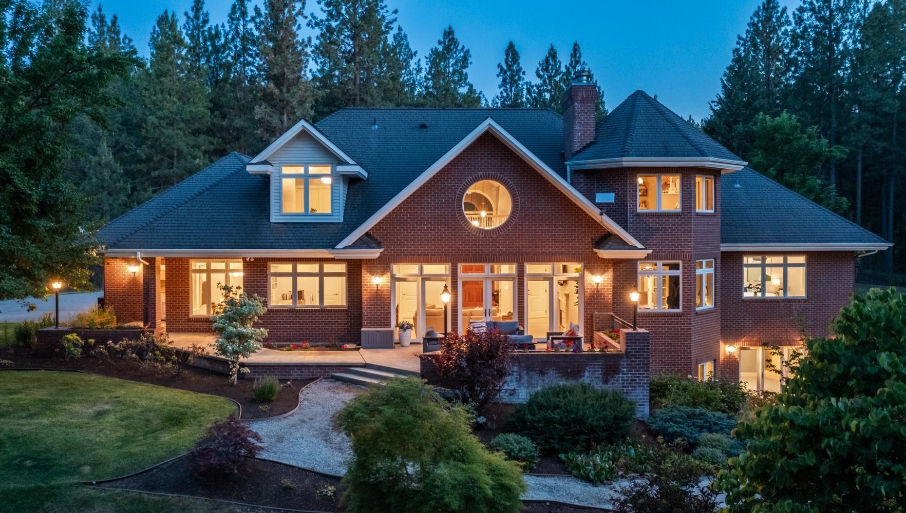 Property Photo: 1807 E Pinegate Ln WA 99224