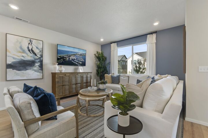 Property Photo:  2725 N Talon Ln  WA 99019 