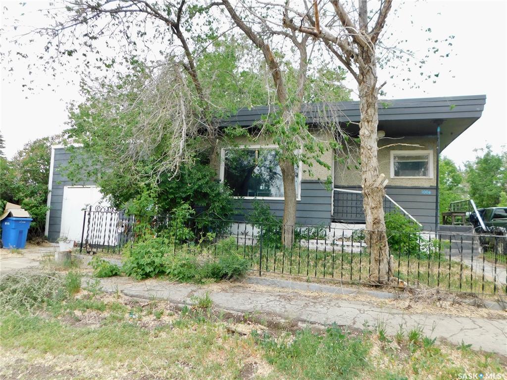 Property Photo: 1004 2nd Street N SK S0H 3R1