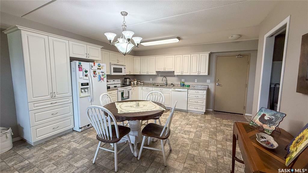 Property Photo: 2 18th Street 206 SK S0M 0E0