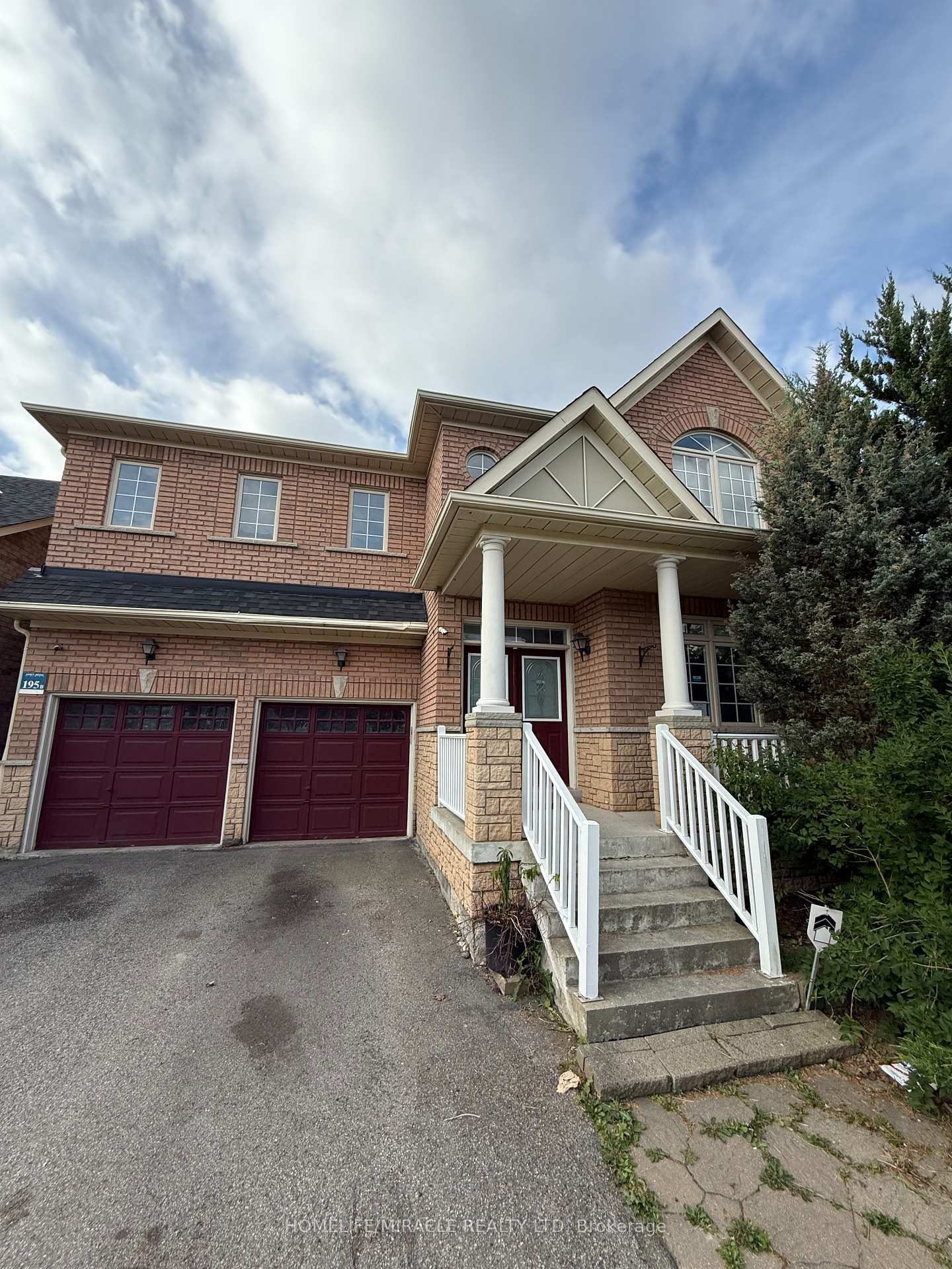 Property Photo: 59 Oakford Drive ON L6C 2Y7