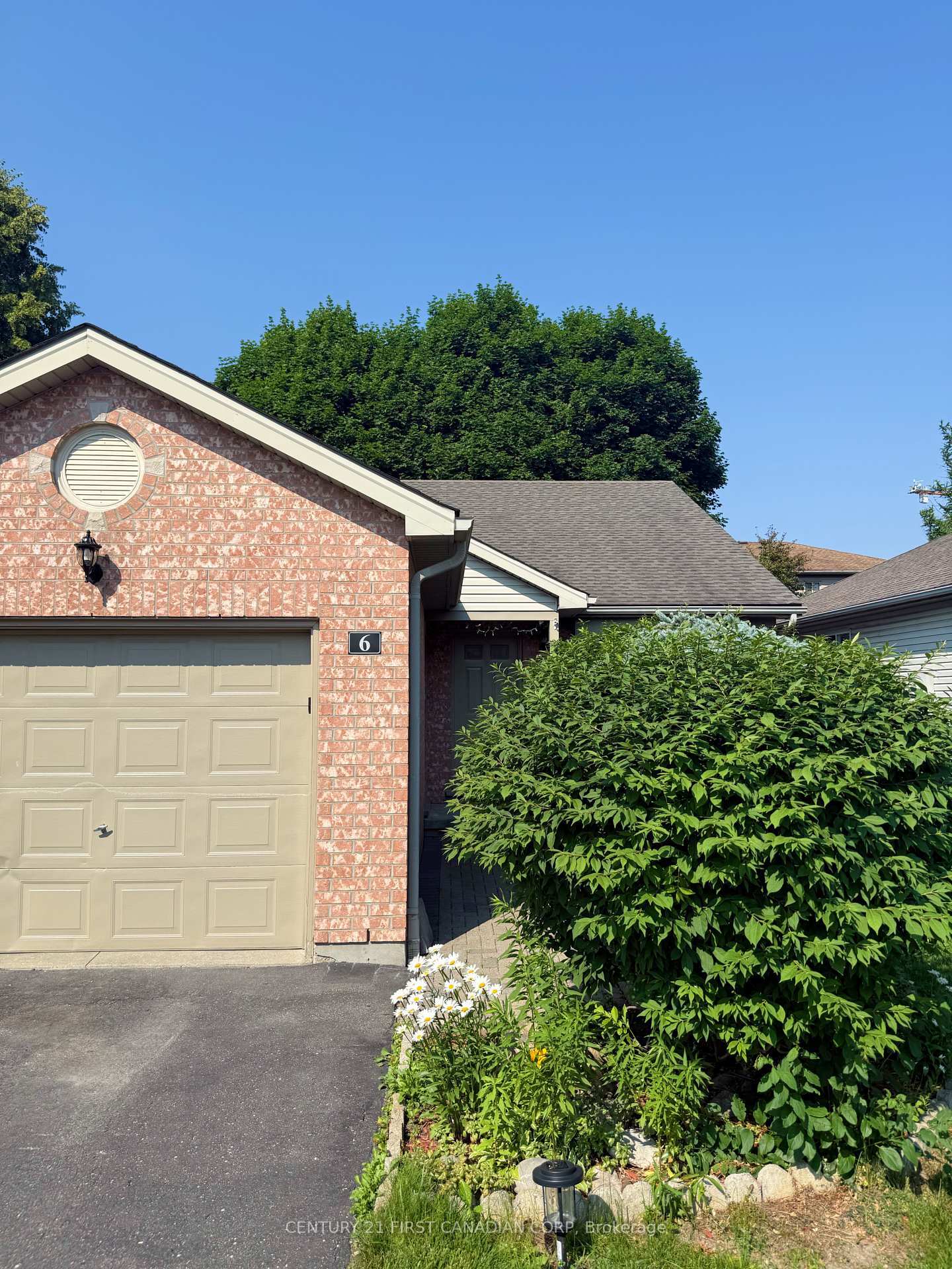 Property Photo: 145 North Centre Road 6 ON N5X 4C7