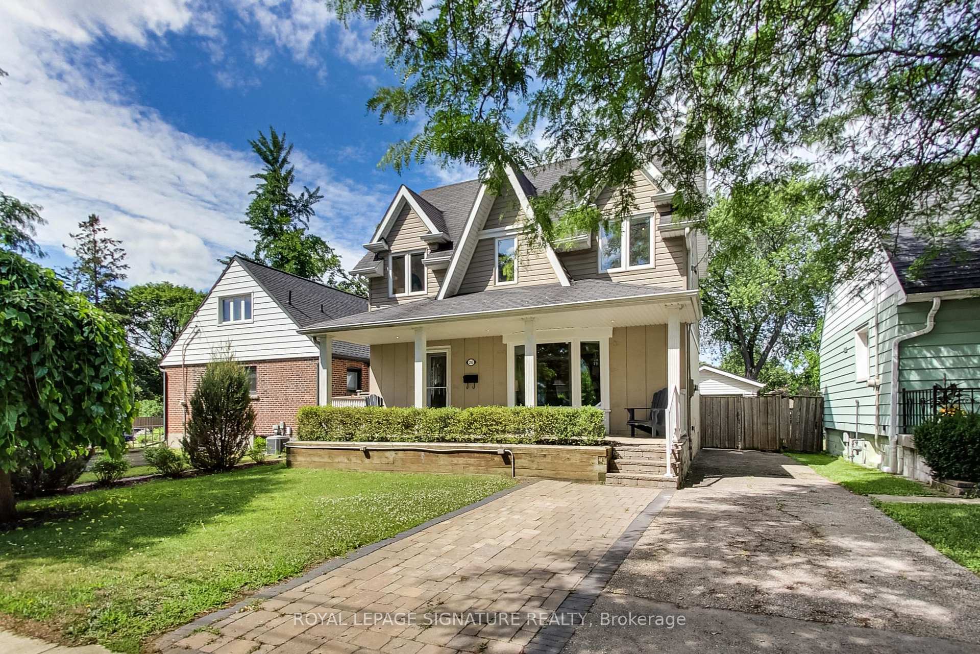 Property Photo: 26 Fulham Drive ON M8W 4T2