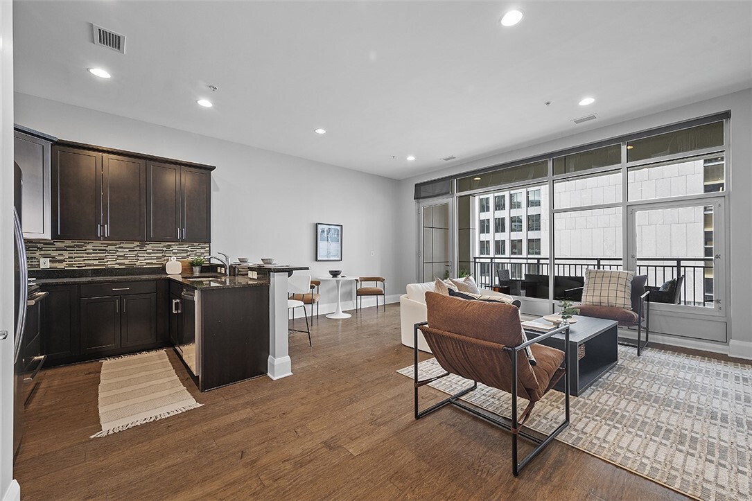 Property Photo: 301 5th 506 PA 15222