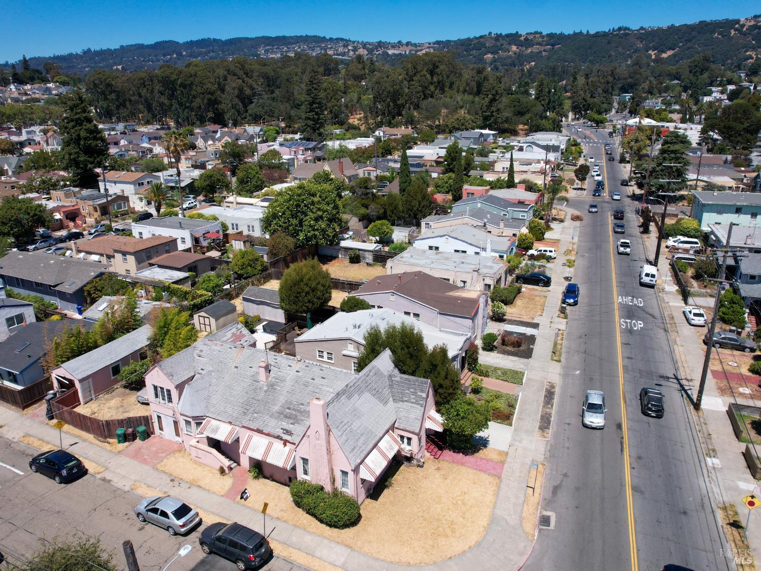 Property Photo:  2901 Seminary Avenue  CA 94605 