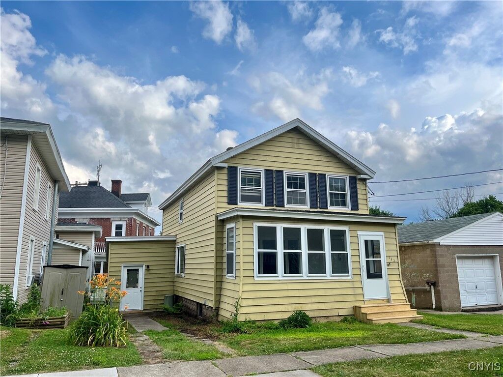 Property Photo:  152 W Cayuga Street  NY 13126 