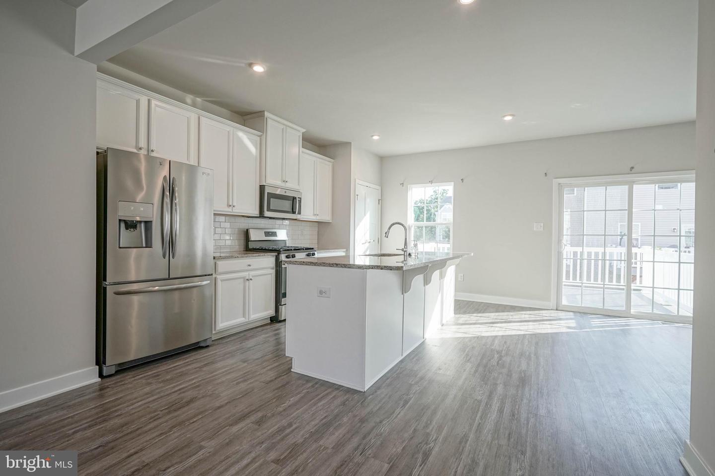 Property Photo:  2 Cardinal Court  NJ 08080 
