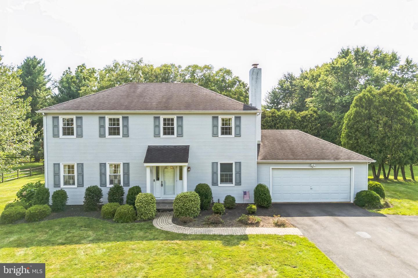 Property Photo: 606 Londonderry Drive PA 19382