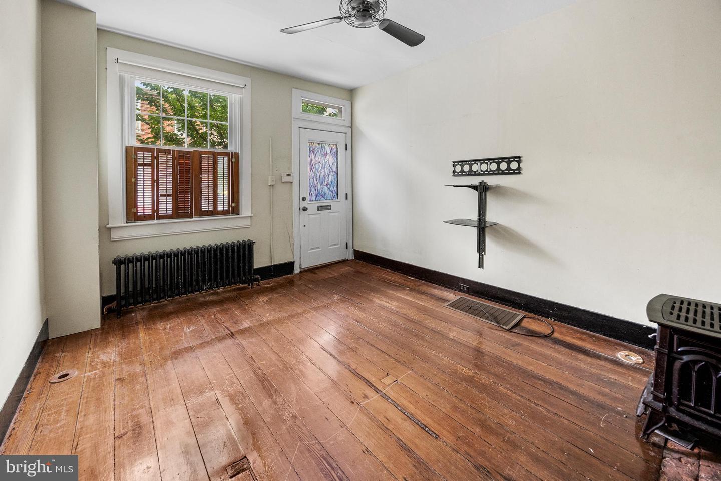 Property Photo: 1131 N 3rd Street PA 19123