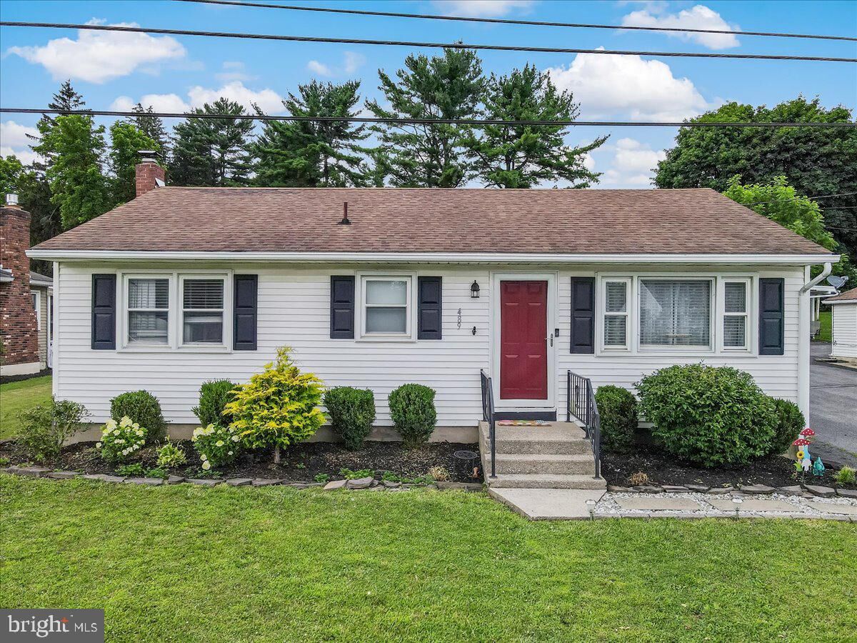 Property Photo:  489 Sportsman Club Road  PA 18064 