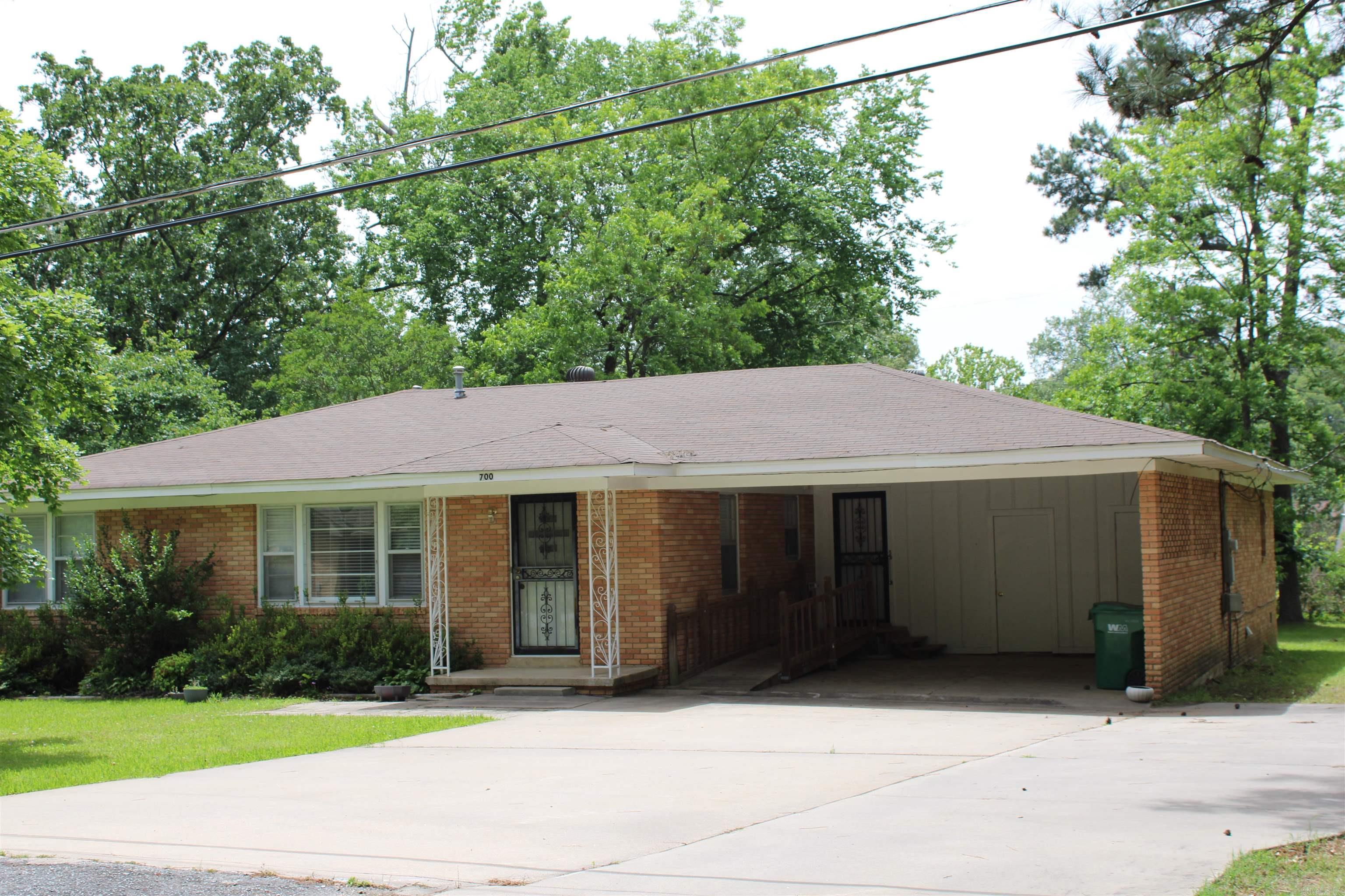Property Photo: 700 West Street AR 71602