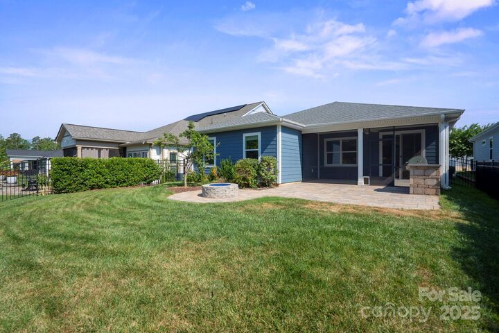 Property Photo: 5002 Looking Glass Trail NC 28037