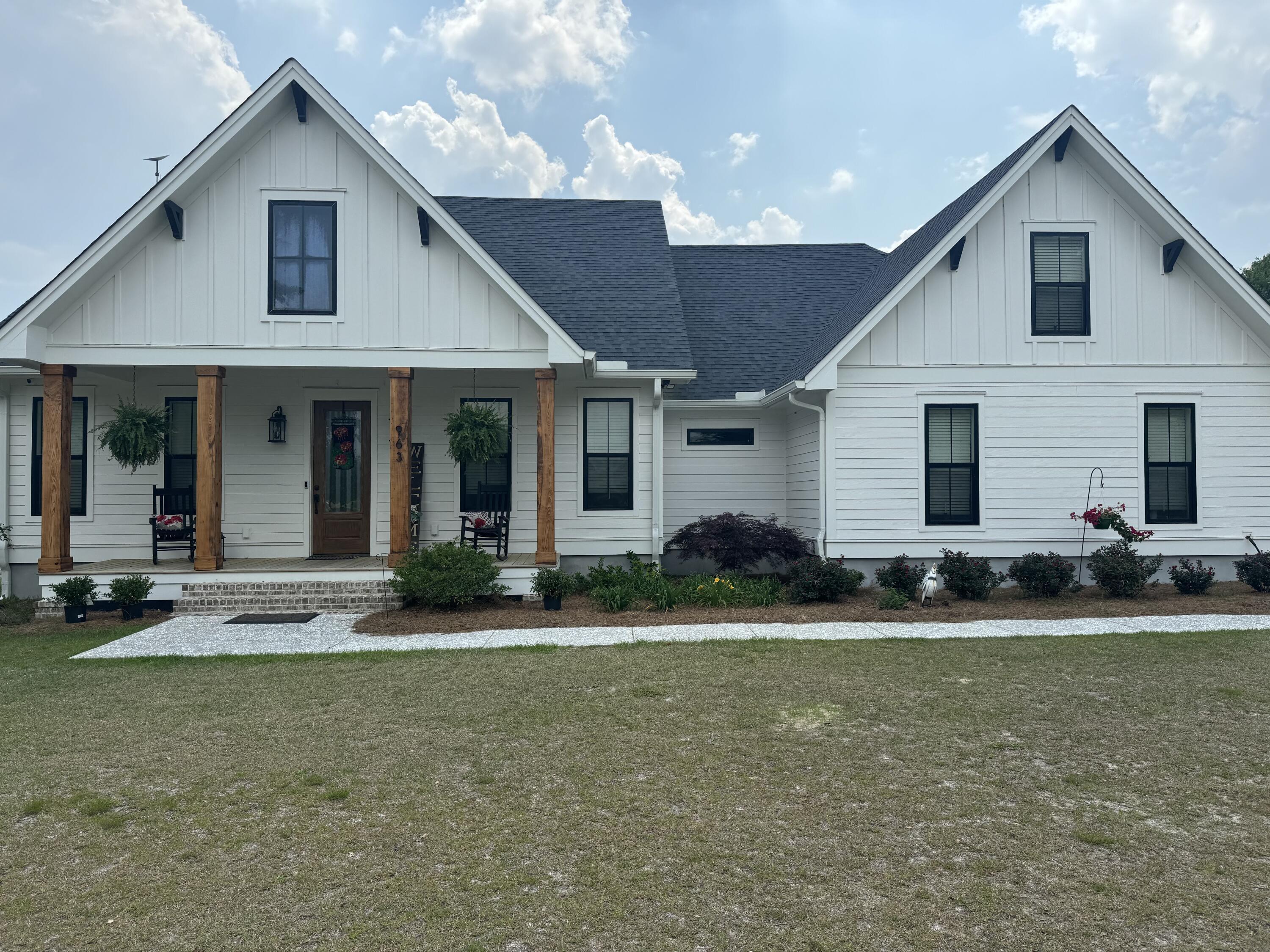 Property Photo: 115 Hendorrich Trail SC 29450