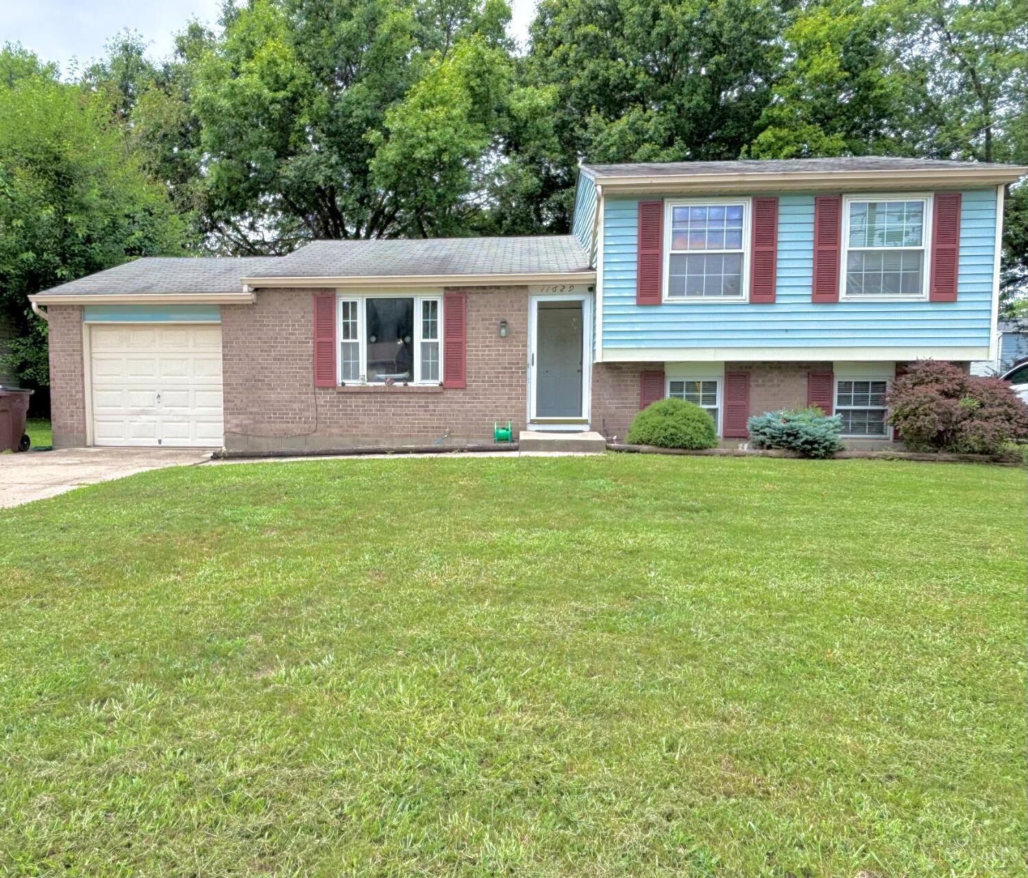 Property Photo:  11629 Pippin Road  OH 45231 
