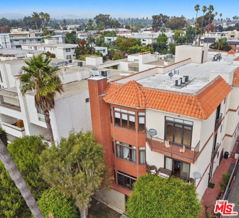 Property Photo: 911 5th St CA 90403