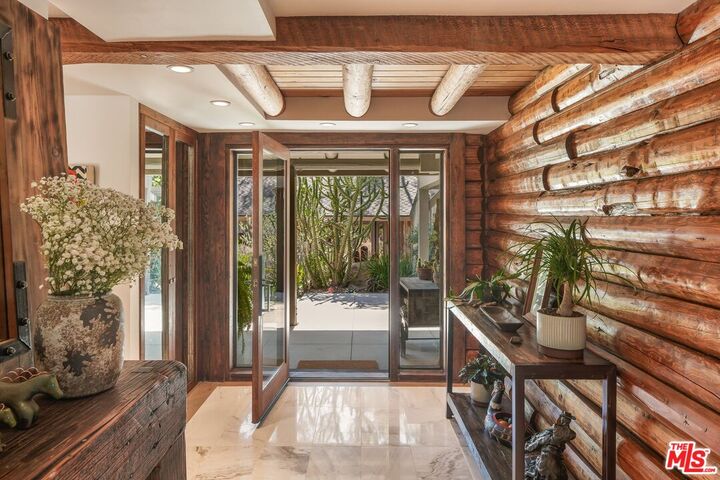 Property Photo: 7336 Studio Rd CA 91304