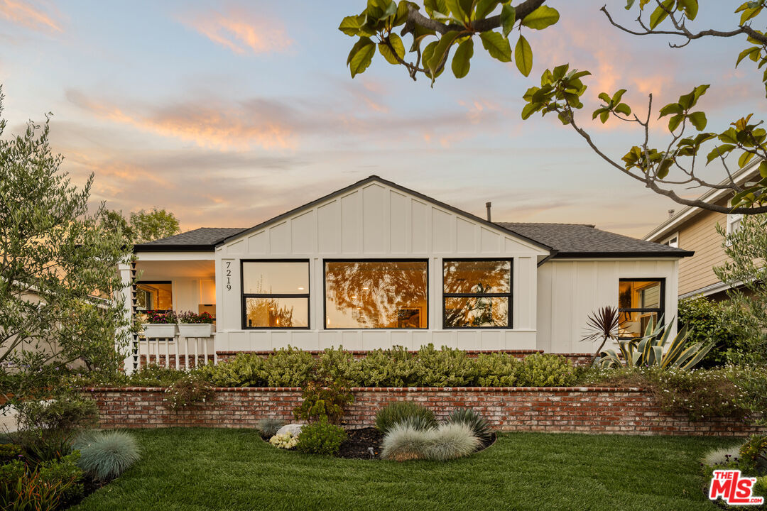 7219 Dunfield Ave  Los Angeles CA 90045 photo