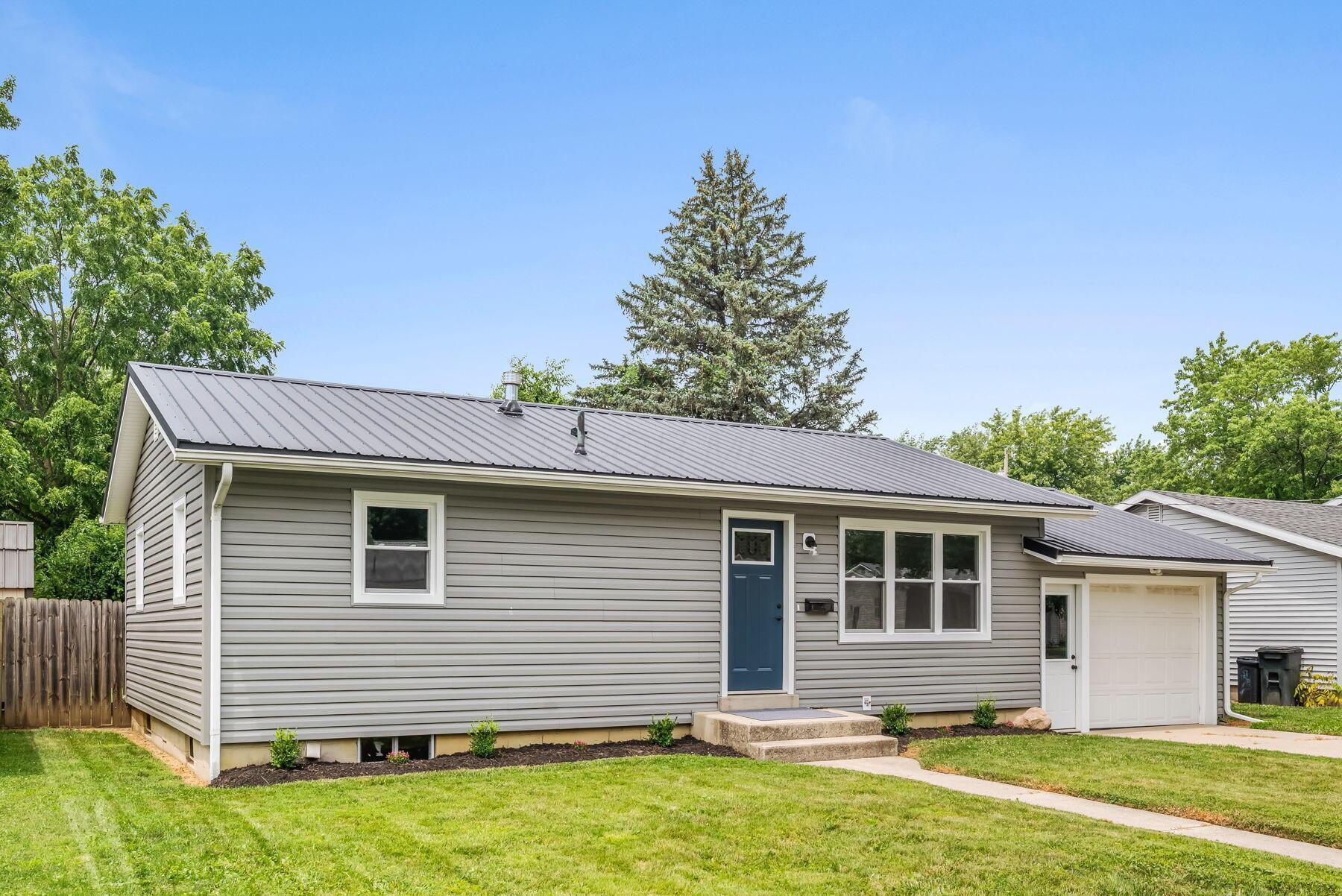 Property Photo: 383 Brentwood Drive OH 43302