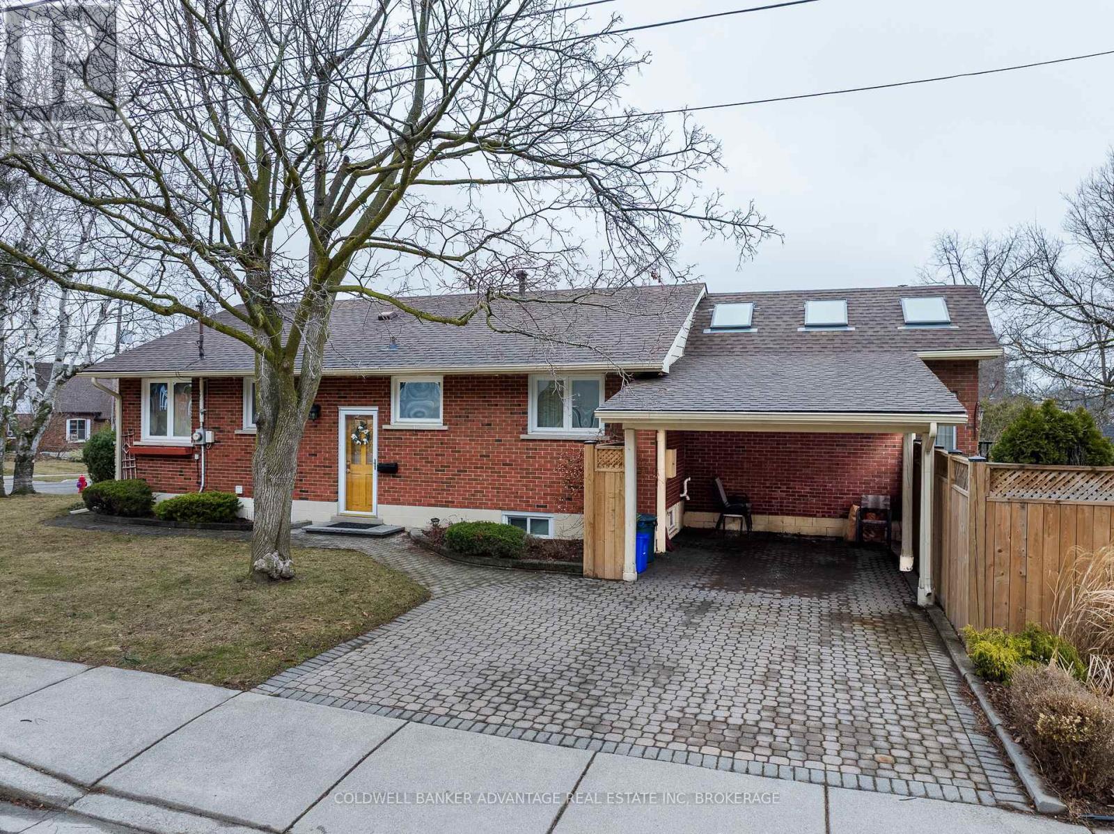 Photo de la propriété: 17 Wardrope Avenue ON L8G 1R9
