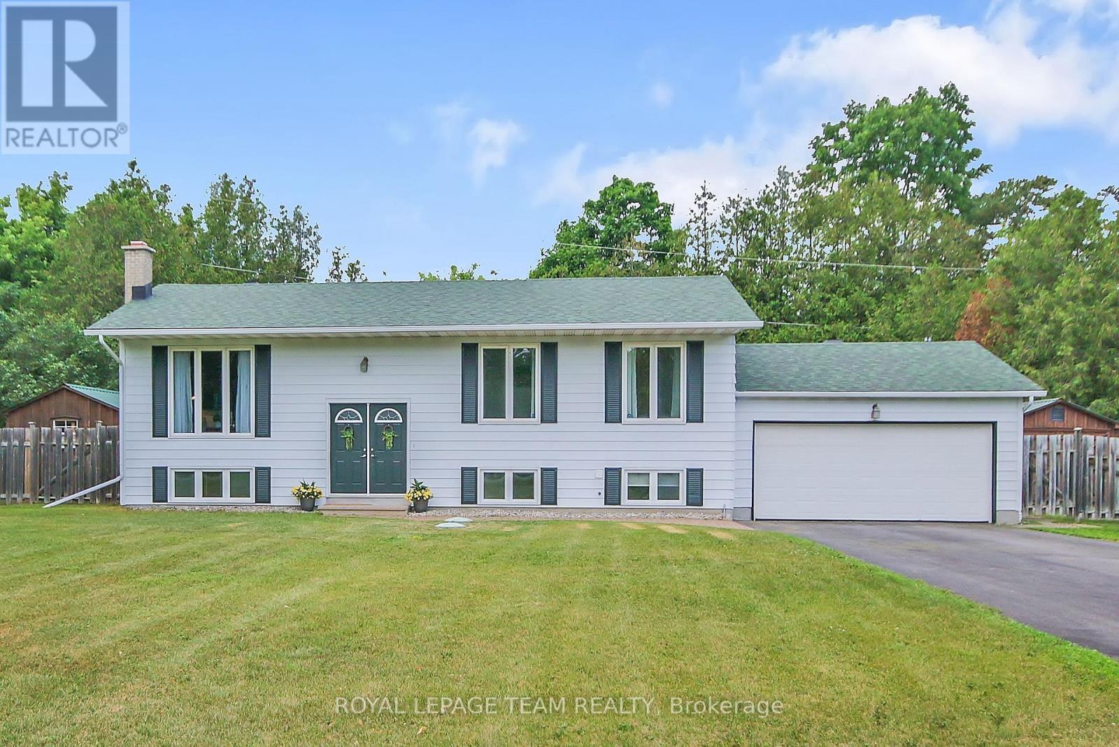 1553 Commodore Drive  Ottawa ON K0A 2E0 photo