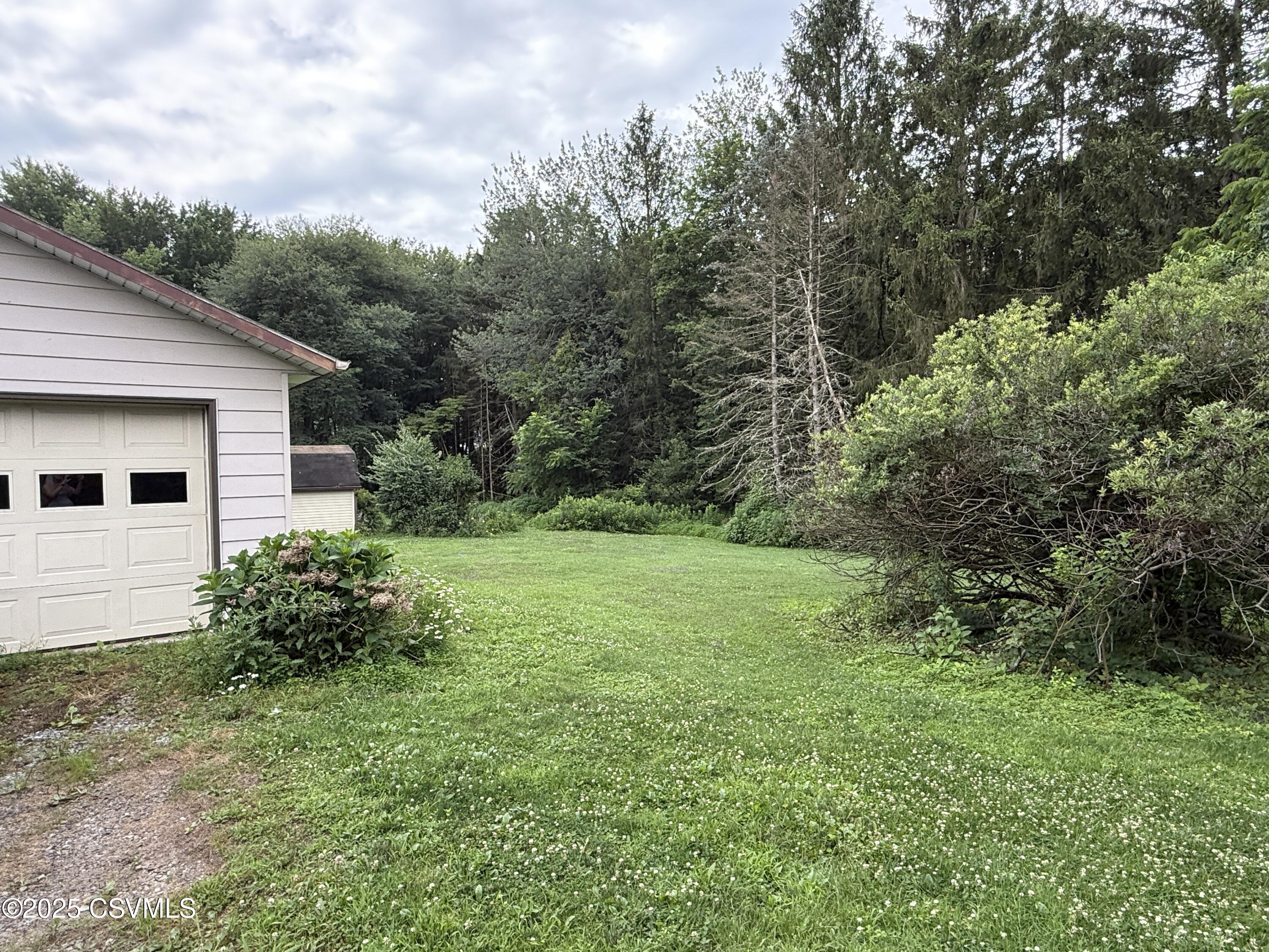 Property Photo: 25 Wolfe Road PA 18635