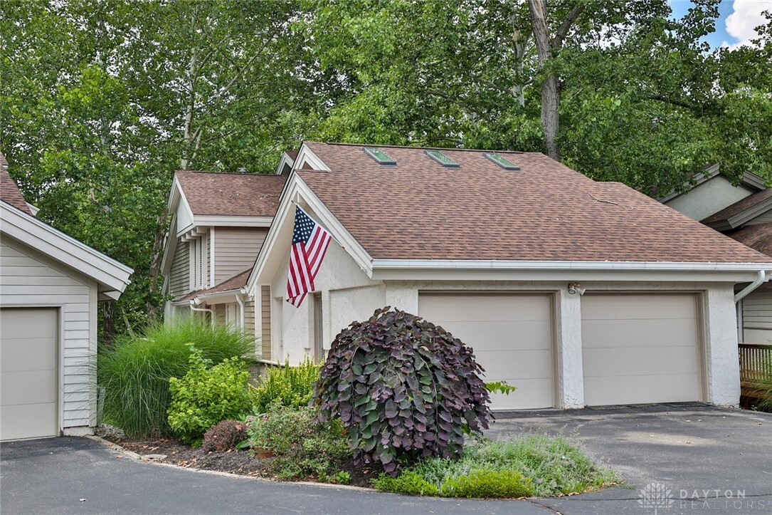 Property Photo:  1464 W Alex Bell Road  OH 45459 