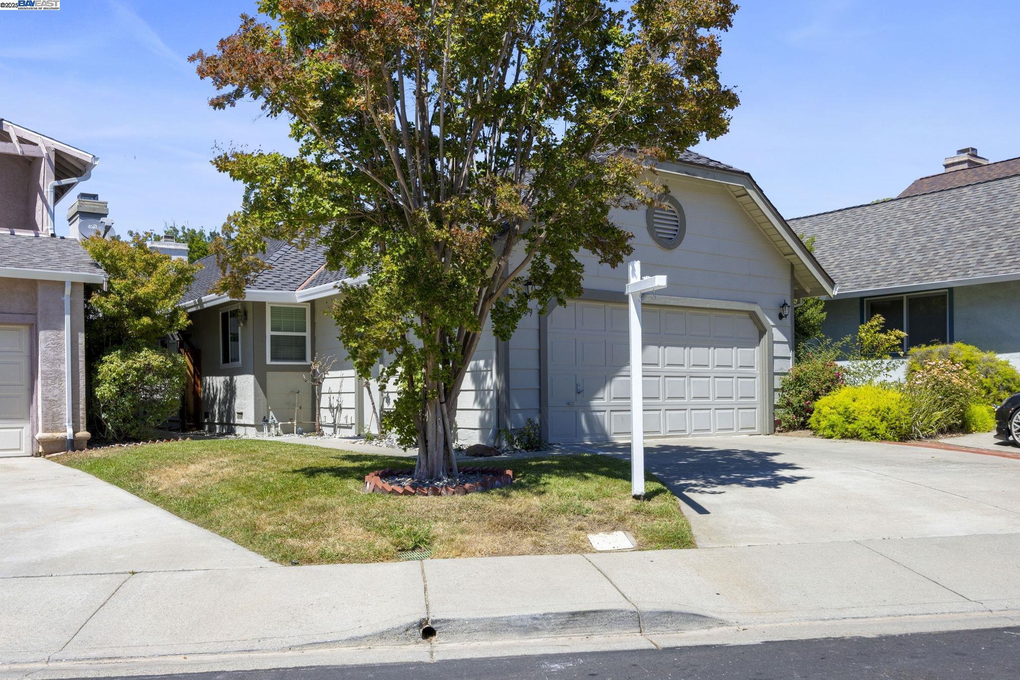 Property Photo: 2859 El Capitan Dr CA 94566