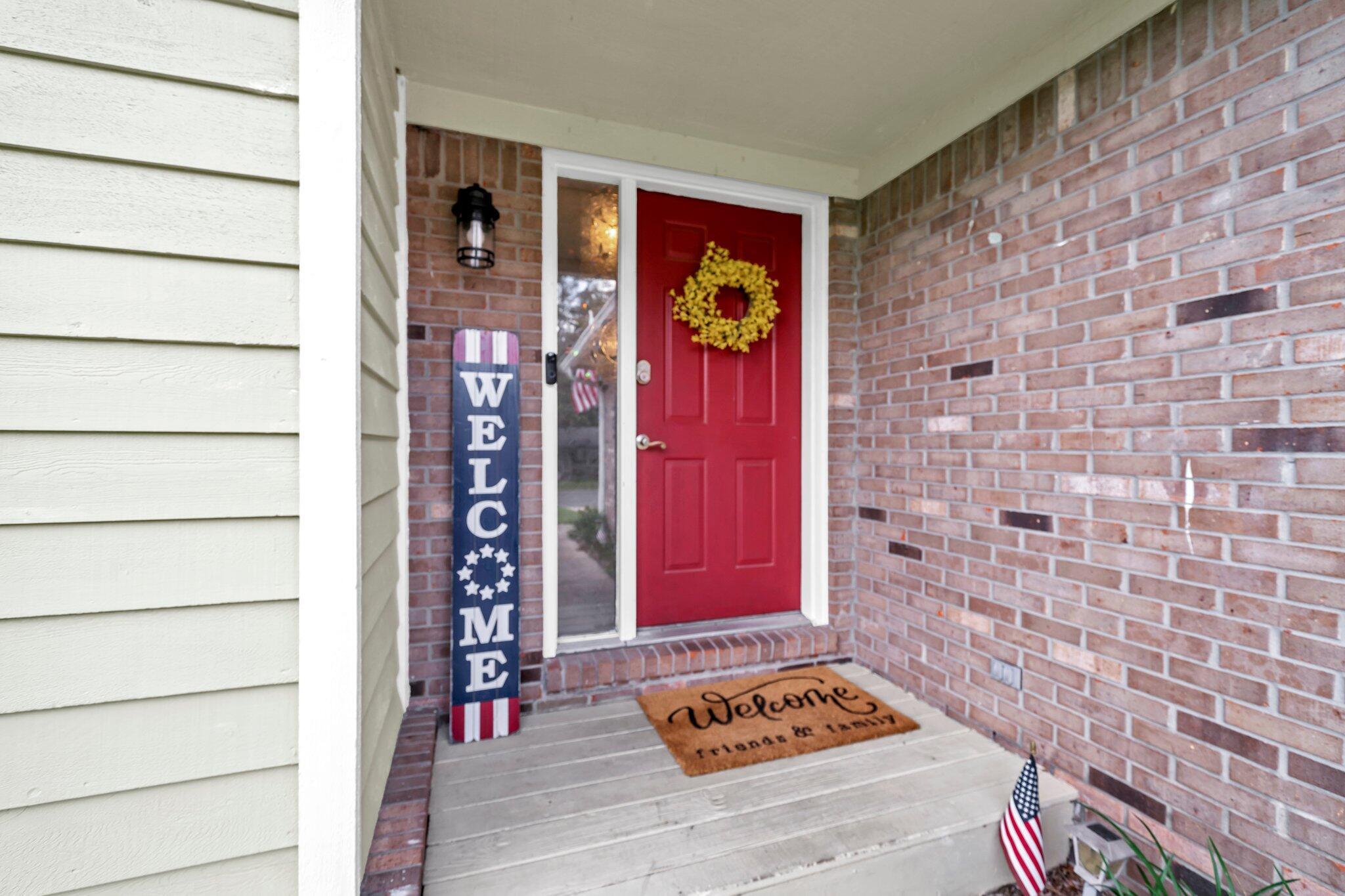 Property Photo: 510 Matthew Street FL 32578