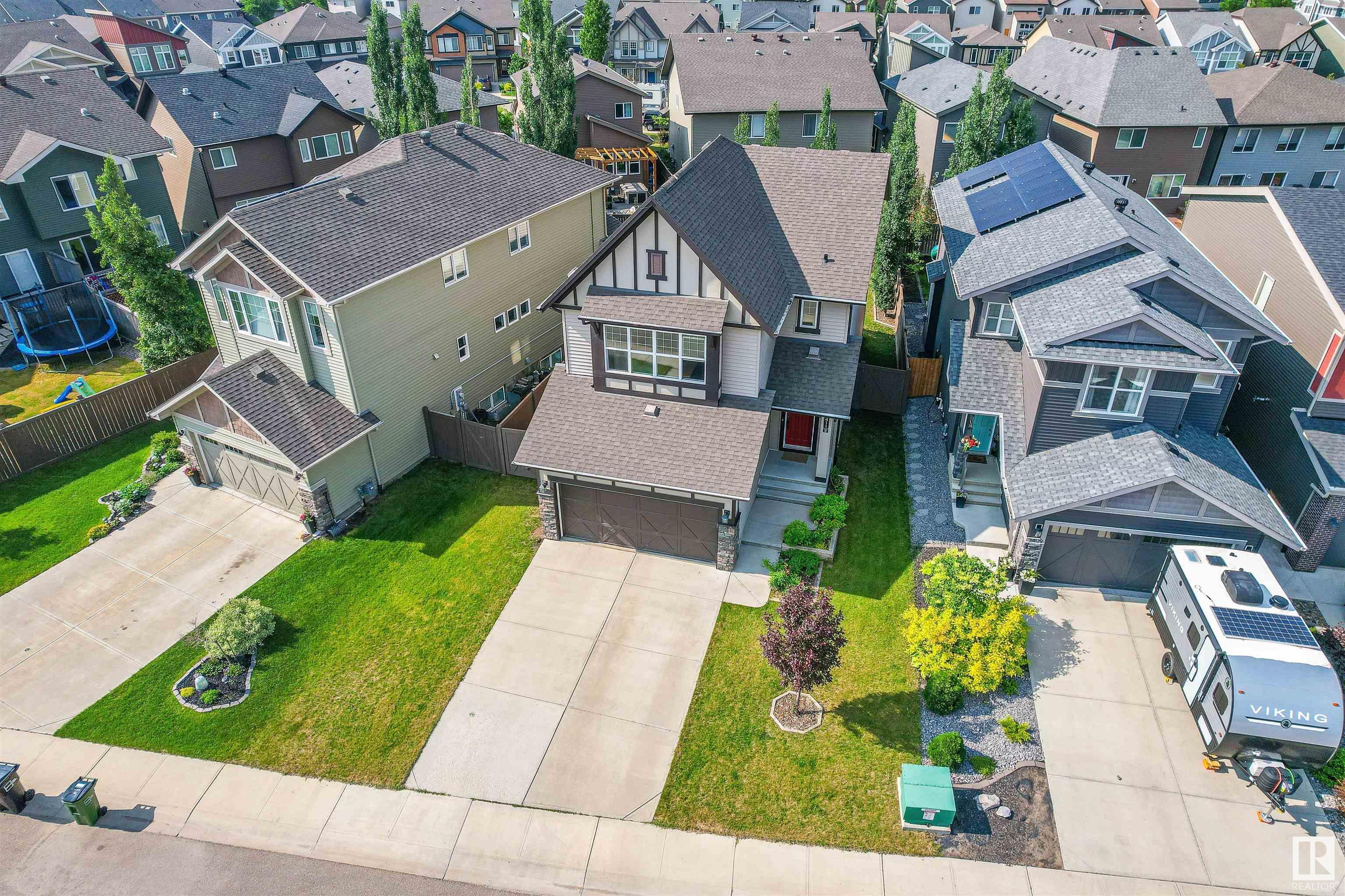 Property Photo:  3411 Parker Loop SW  AB T6W 3A8 