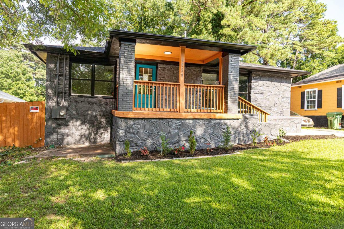 Property Photo:  1020 Oakland Drive  GA 30310 