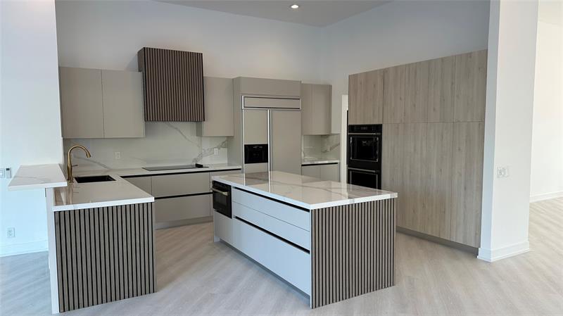 Property Photo: 2550 Jardin Ter FL 33327