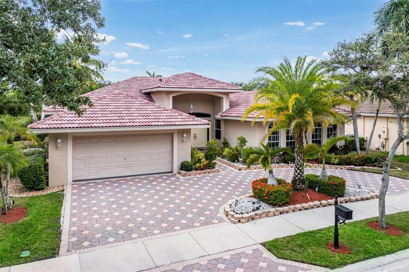 Property Photo: 3852 Oak Ridge Cir FL 33331