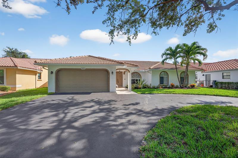 Property Photo: 9955 NW 52nd St FL 33076