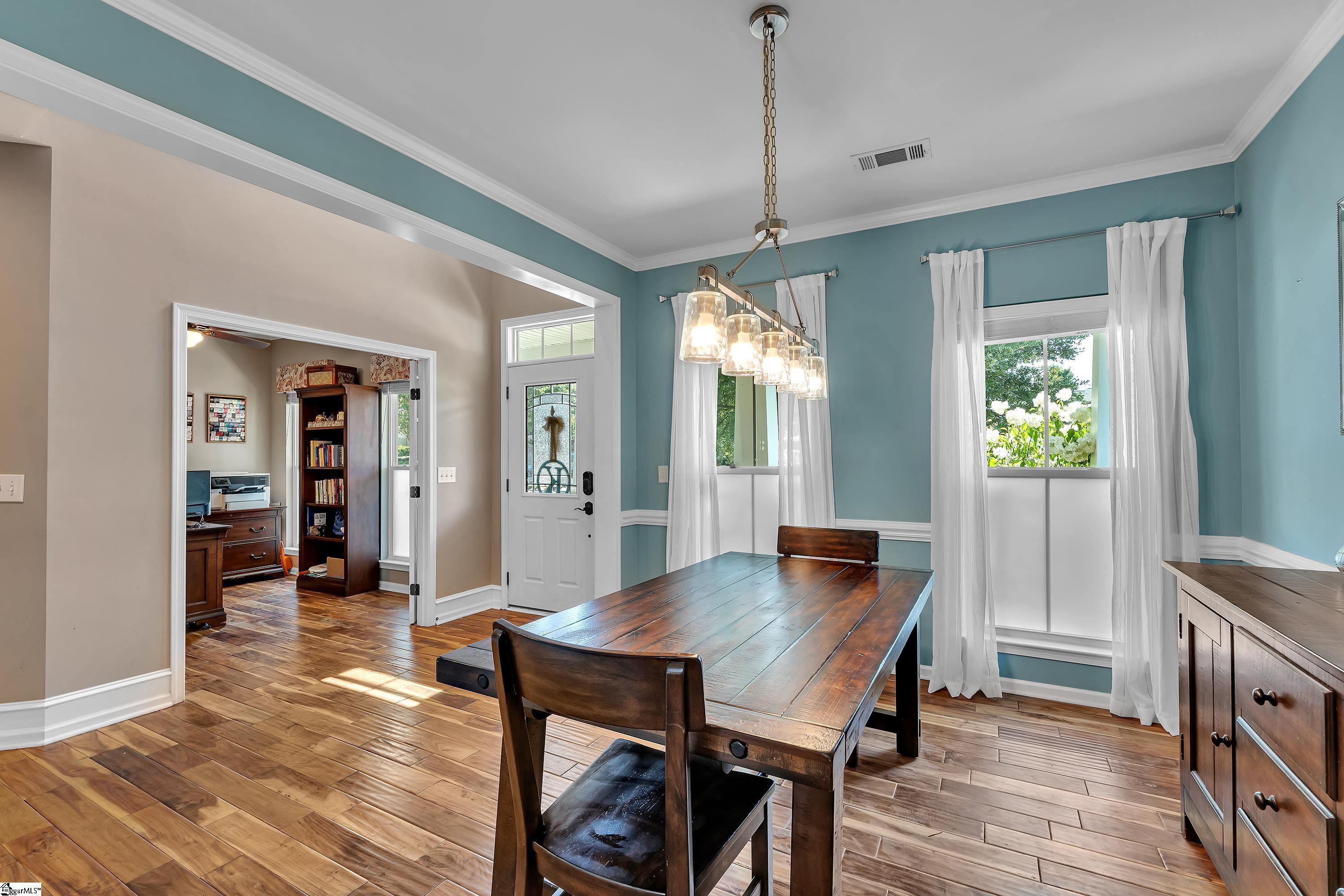 Property Photo: 6 Roanoke Way SC 29607