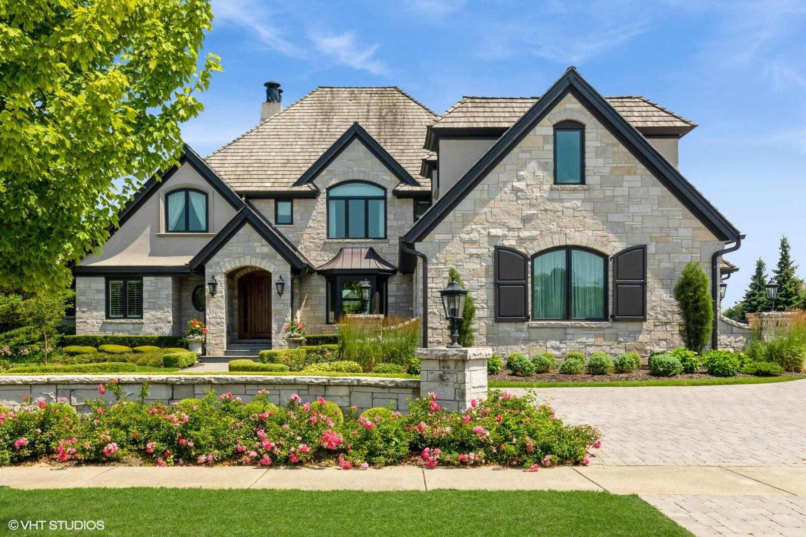 Property Photo: 1435 Park West Circle IN 46321