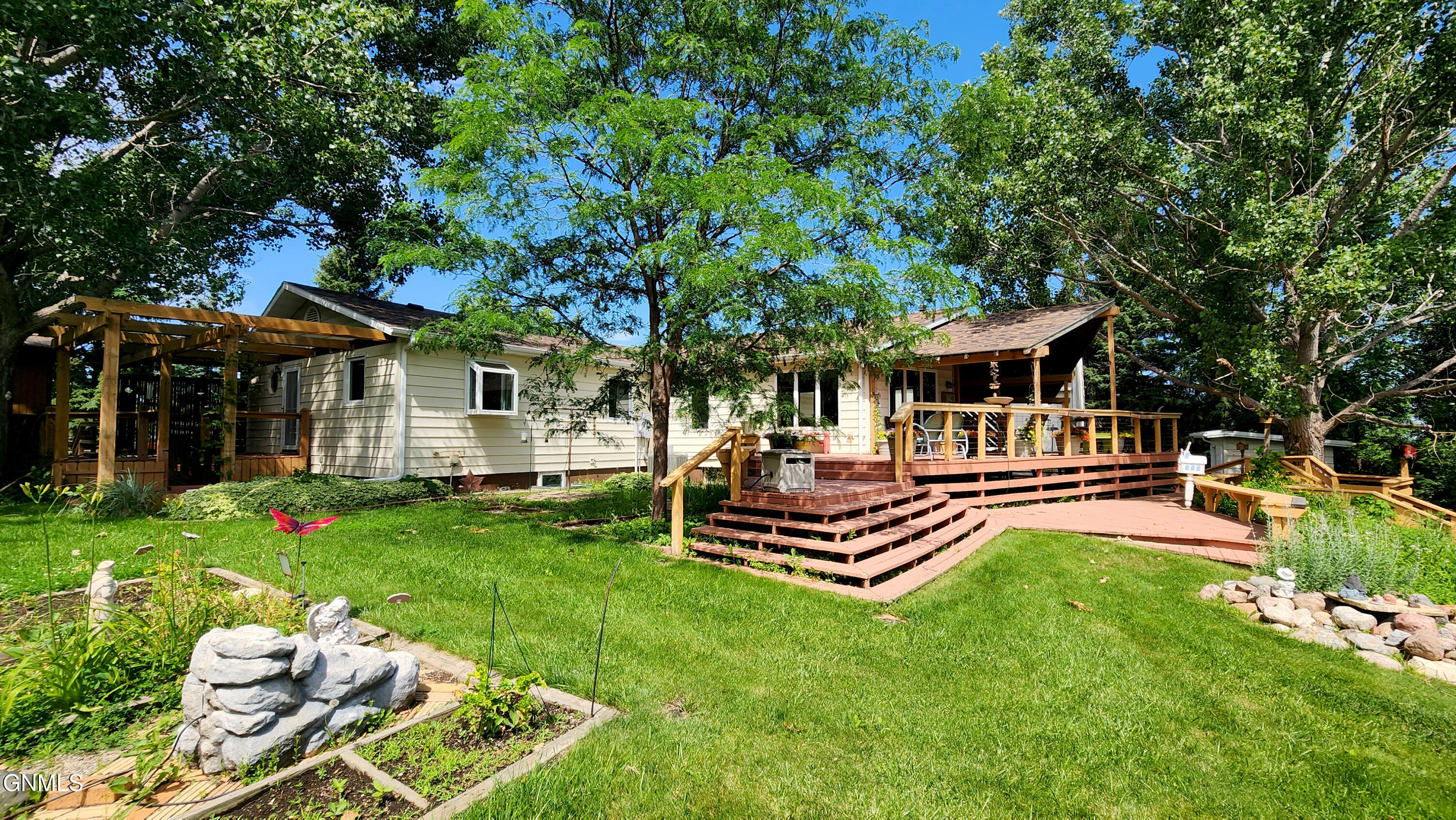Property Photo: 3400 Old Red Trail NW ND 58554