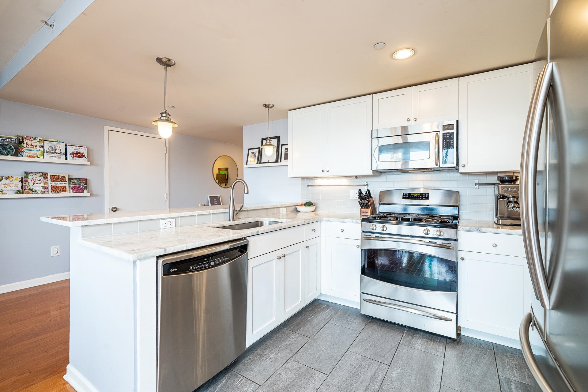 Property Photo: 700 Grove St 11P NJ 07310