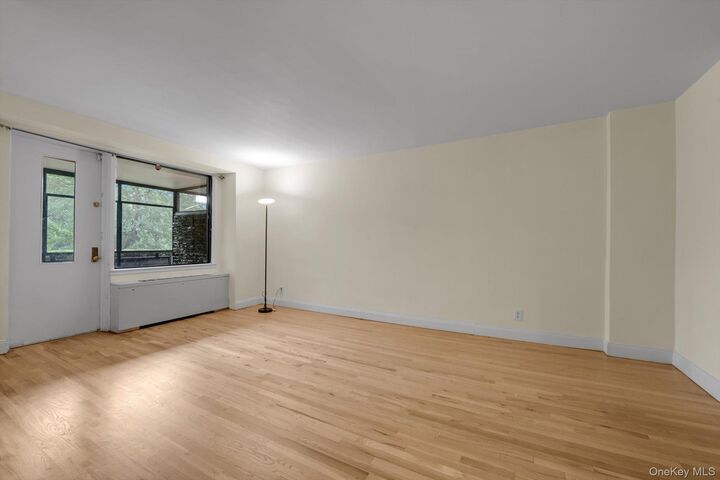 Property Photo: 4705 Henry Hudson Parkway W 1J NY 10471