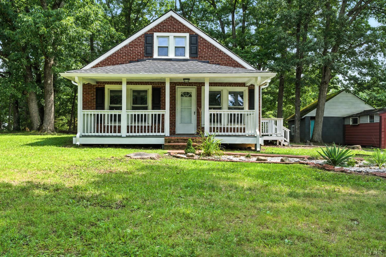 Property Photo: 17087 Richmond Highway VA 23958