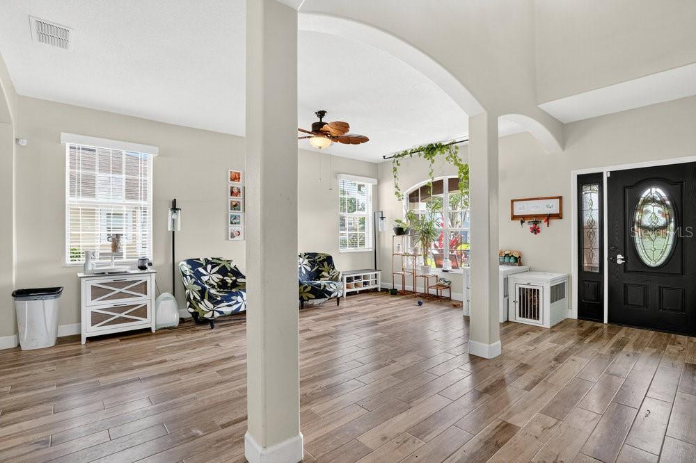 Property Photo:  450 Suncrest Court  FL 32765 
