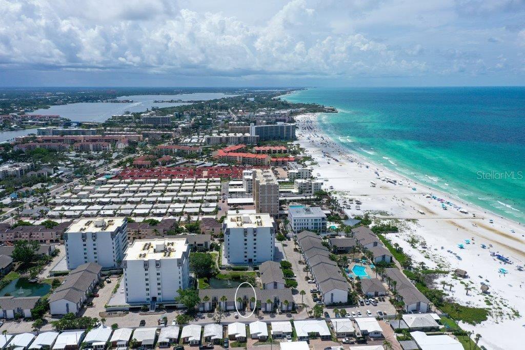Property Photo: 1036 W Peppertree Lane 113B FL 34242