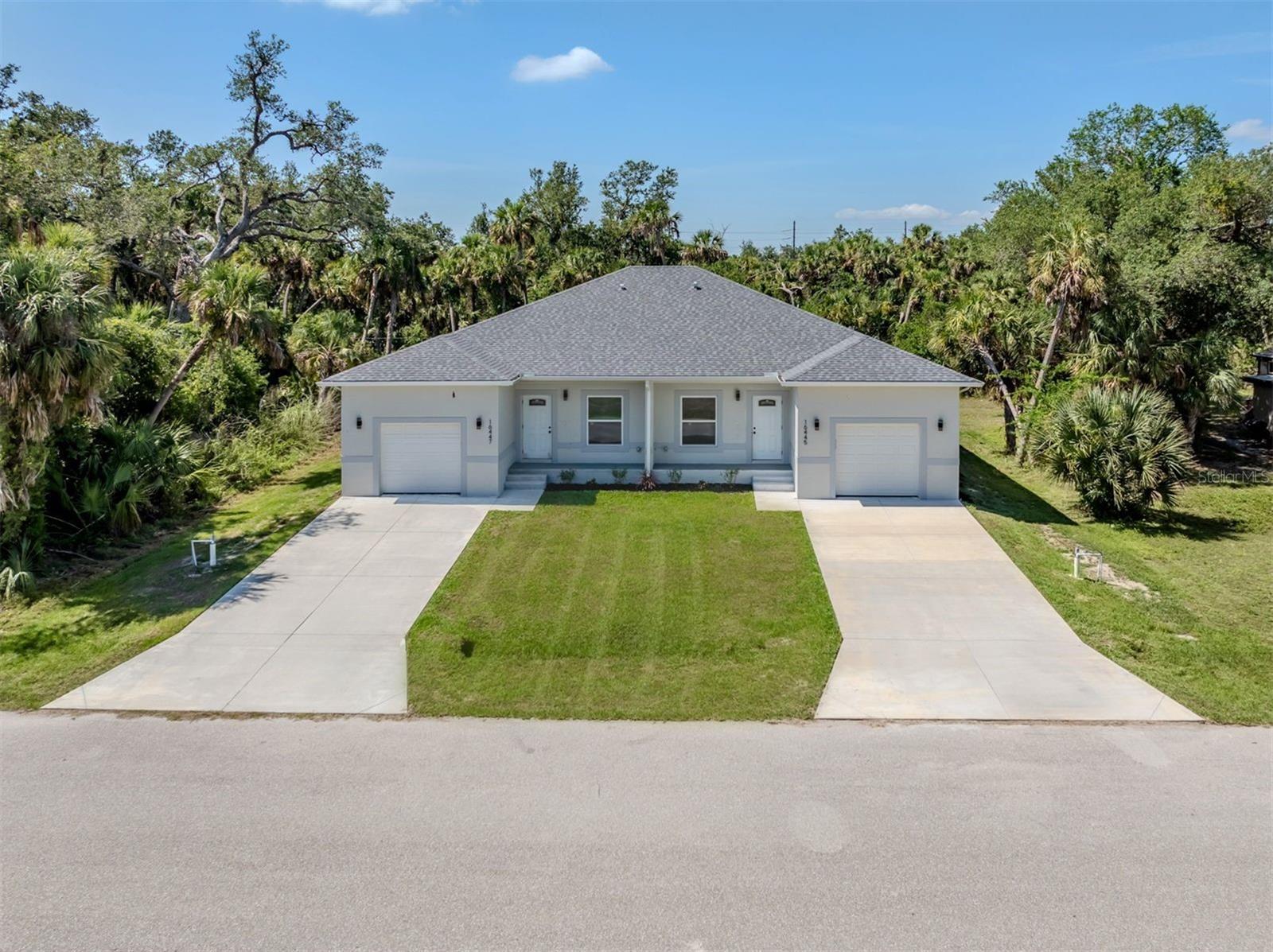 Property Photo:  16445 Tanglewood Avenue  FL 33954 
