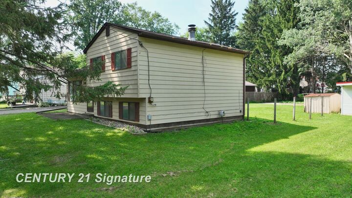 Property Photo: 322 Smith Street MI 48420