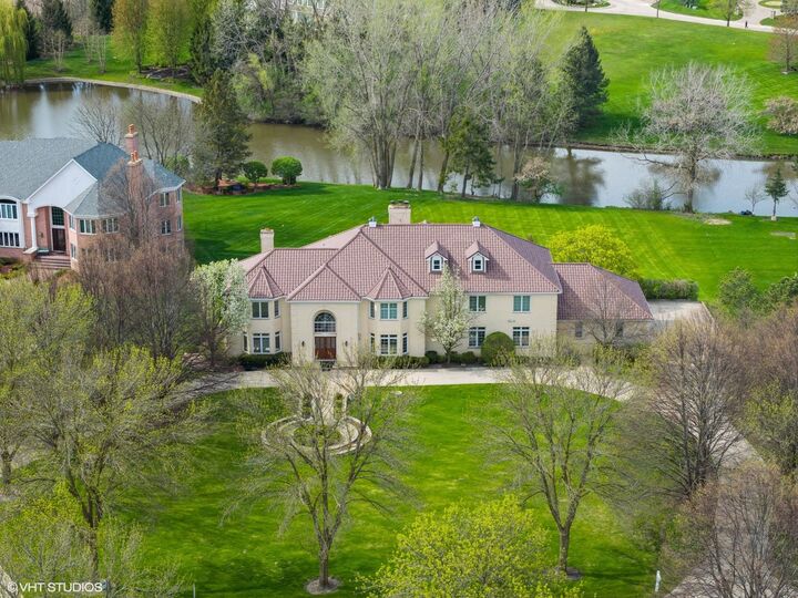 Property Photo:  16 Forest Lane  IL 60010 