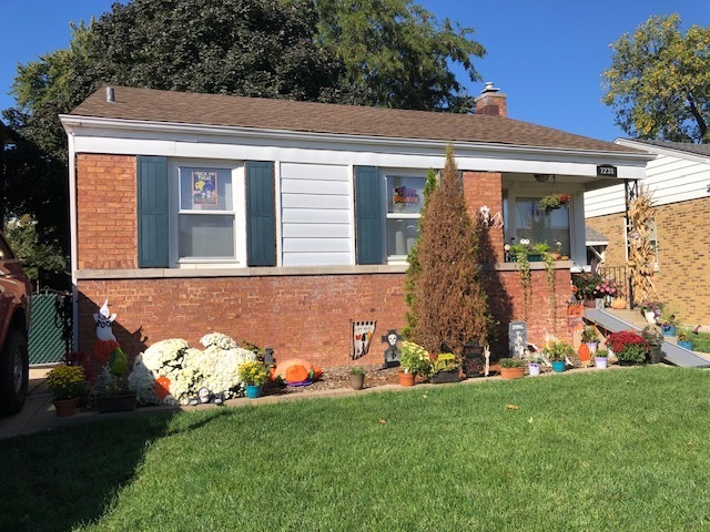 Property Photo:  7238 N Meade Avenue  IL 60646 