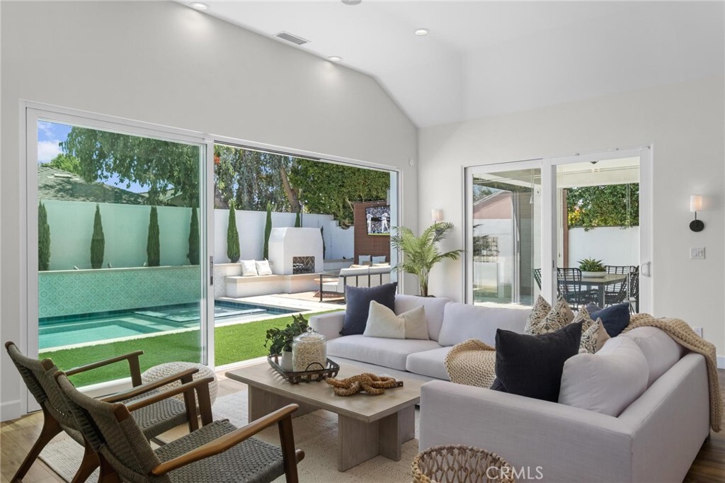 Property Photo:  7938 Kenyon Avenue  CA 90045 