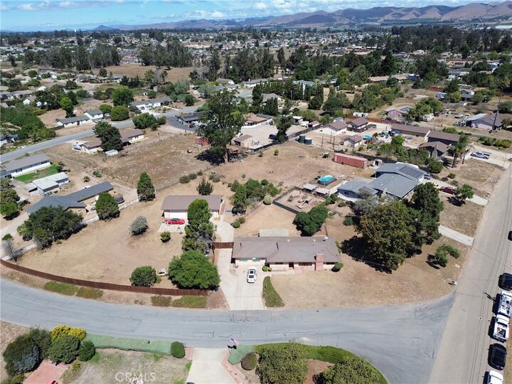 Property Photo: 777 Sierra Road CA 93444