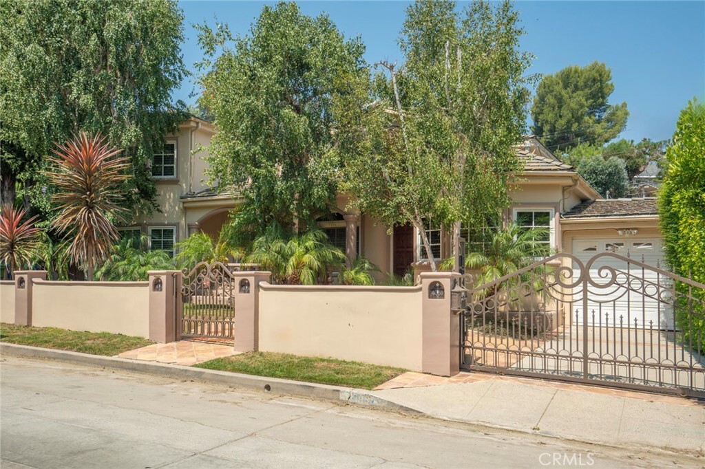 Property Photo: 4063 Benedict Canyon Drive CA 91423